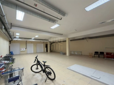Lokal handlowo-biurowy 300 m² na parterze, Gdańsk Letnica - miniatura 8
