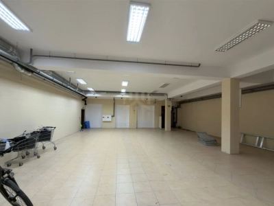 Lokal handlowo-biurowy 300 m² na parterze, Gdańsk Letnica - miniatura 9