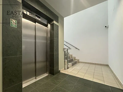 Biuro 285 m² z 7 gabinetami i klimatyzacją – Warszawa Nowe Włochy - miniatura 9