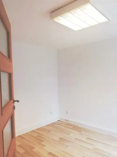 Lokal biurowy 30 m² na Przymorzu Małym, parter, VAT - miniatura 2