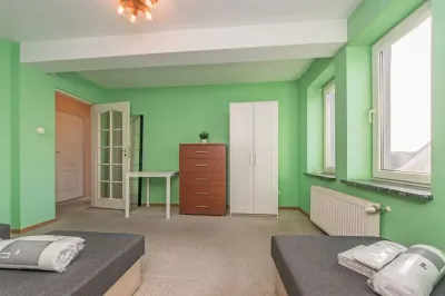 3-osobowy pokój nr 5 na wynajem – Pogórze, ul. Kasprowicza - miniatura 2