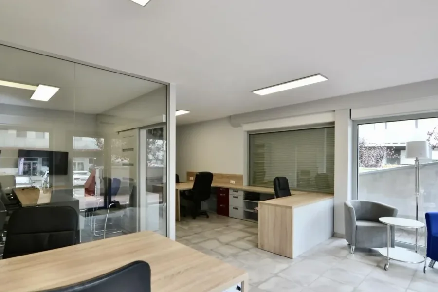 Lokal biurowy 57 m² Wrocław Różanka, parter, witryna - zdjęcie 1