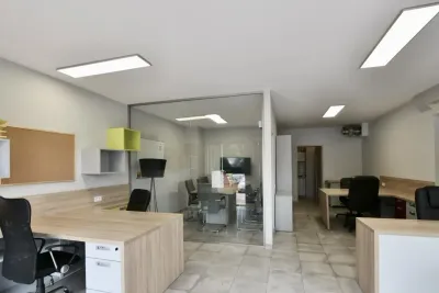 Lokal biurowy 57 m² Wrocław Różanka, parter, witryna - miniatura 2