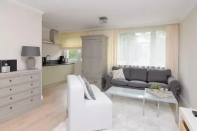 2-pokojowe mieszkanie 53 m² na Powstańców Śląskich we Wrocławiu - miniatura 1