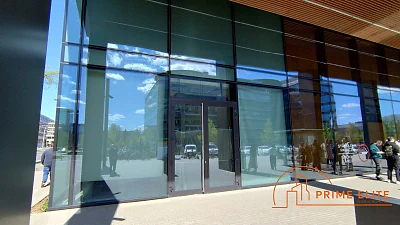 Lokal użytkowy 56 m² na Mokotowie przy Konstruktorskiej, z dużym parkingiem - miniatura 3