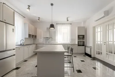 Willa 1100 m² do wynajęcia przy Królewicza Jakuba w Wilanowie - miniatura 4