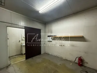 Hala magazynowa 760 m² z biurem na Bielanach, ul. Sokratesa - miniatura 10
