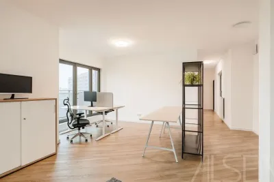 Lokal użytkowy 104 m² z open space, Aleja Solidarności, Bliska Wola - miniatura 1