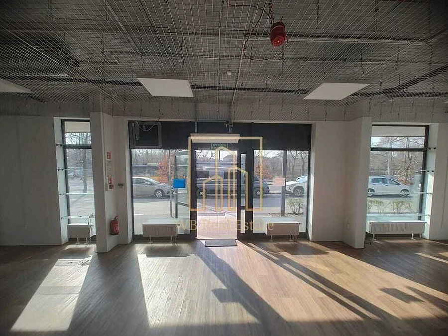 Wykończony lokal biurowy 67 m² Grochów z witryną i parkingiem - zdjęcie 1