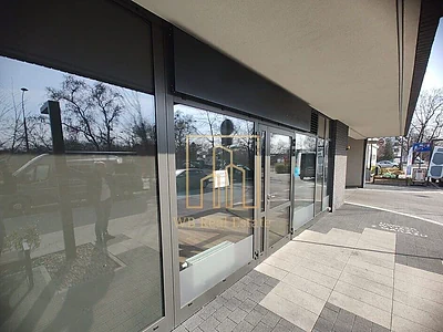 Wykończony lokal biurowy 67 m² Grochów z witryną i parkingiem - miniatura 3