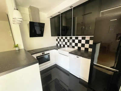 Praga-Południe, apartament 55 m², 2 pokoje, garaż w cenie - miniatura 5