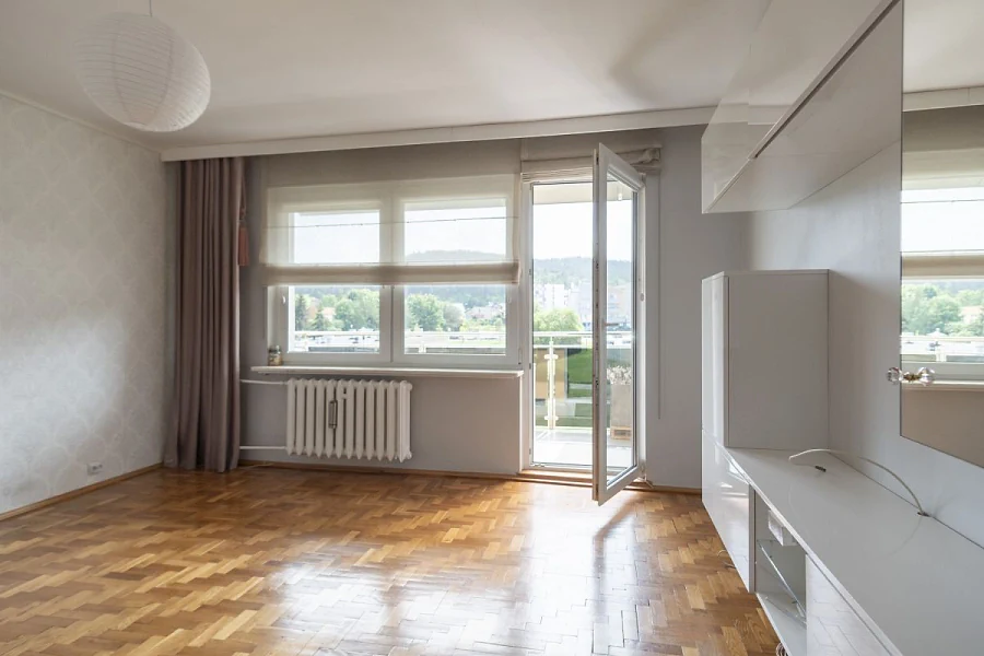 Dwupokojowe mieszkanie 46 m² z balkonem i piwnicą – Gdynia, Sokola - zdjęcie 1