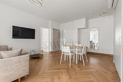 Mieszkanie 45 m² na wynajem – Wola, Chmielna, balkon i garaż - miniatura 3