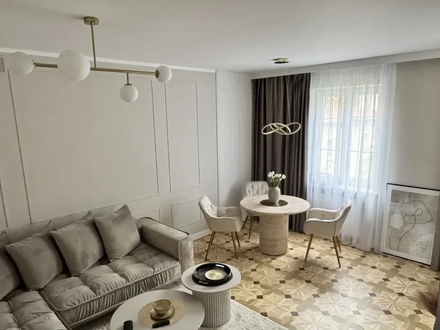 Dwupokojowy apartament 47 m² przy Rycerskiej, Stare Miasto - zdjęcie 1