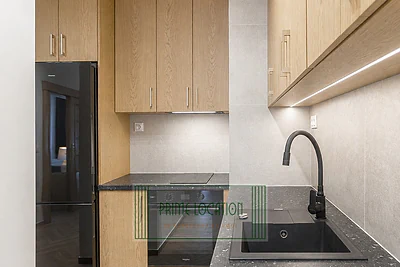 Nowoczesne mieszkanie 43 m² na wynajem – Nowa Praga, Kotsisa - miniatura 5
