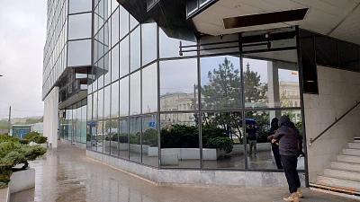Lokal użytkowy 107 m2 z dużą ekspozycją przy Placu Bankowym, Warszawa - miniatura 1
