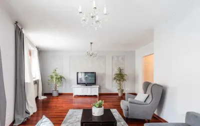 Trzypokojowy apartament 92 m² z tarasem przy Łazienkach Królewskich, Warszawa - miniatura 3