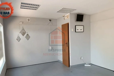 Lokal handlowy z witryną przy ul. Chylońskiej w Gdyni - miniatura 3