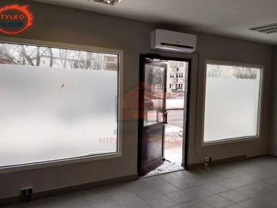 Lokal handlowy z witryną przy ul. Chylońskiej w Gdyni - miniatura 5