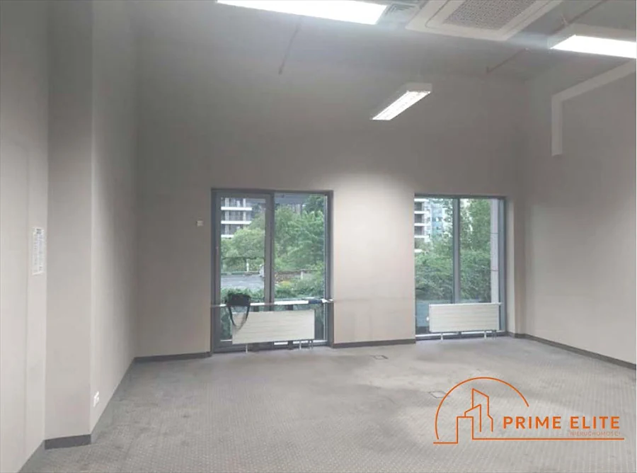 Biuro 84 m² do wynajęcia w Śródmieściu przy Grzybowskiej, obok Hiltona - zdjęcie 1