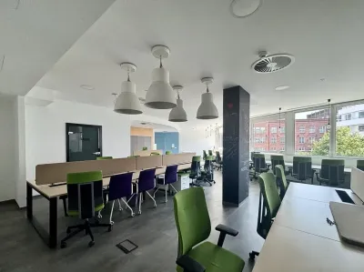 Lokal biurowy 200 m² w OVO, centrum Wrocławia - miniatura 1
