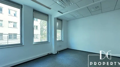 Biuro 304 m² z garażem i parkingiem przy Okopowej na Woli - miniatura 2