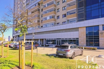Biuro 304 m² z garażem i parkingiem przy Okopowej na Woli - miniatura 5