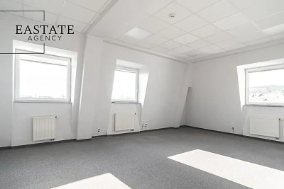 Biuro 33 m² w Gdańsku Oliwie przy al. Grunwaldzkiej - miniatura 1