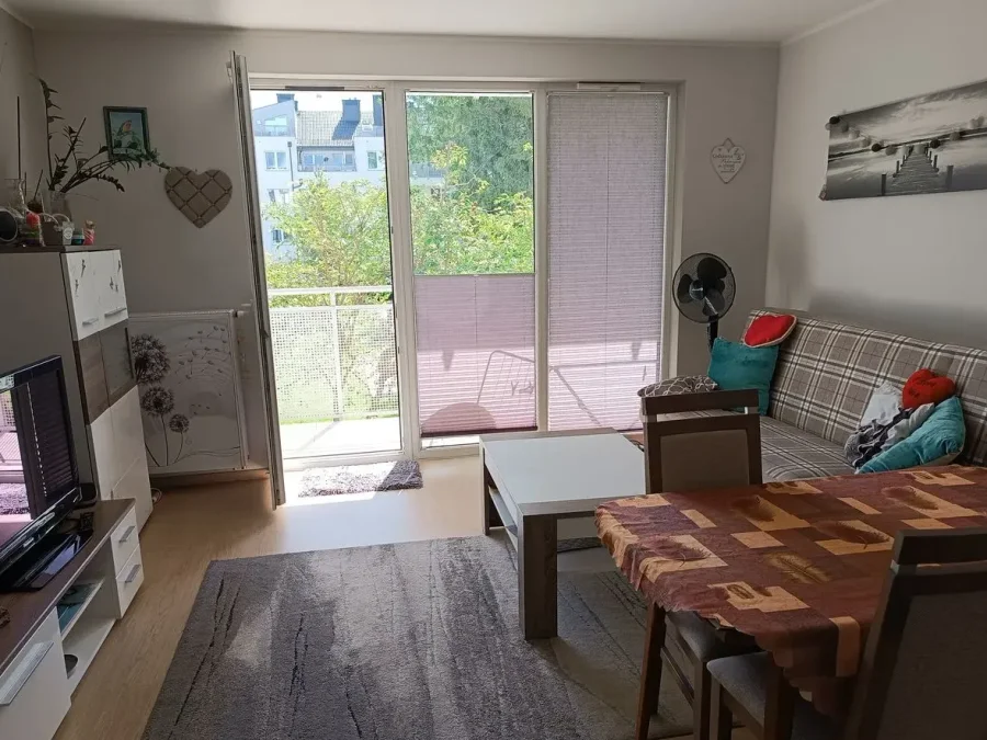 Dwupokojowy apartament z balkonem na wynajem w Gdyni, ul. Zaruskiego - zdjęcie 1