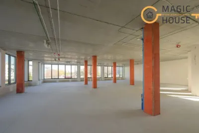 Powierzchnia biurowa 254 m² przy al. Marszałka Piłsudskiego w Gdyni - miniatura 2