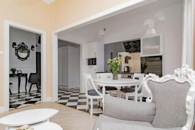 Dwupokojowe mieszkanie 45 m² na Śródmieściu Gdańska, ul. Długa - miniatura 4