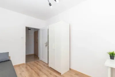 Pokój 10 m² do wynajęcia przy ul. Piastowskiej 104D w Gdańsku - miniatura 2