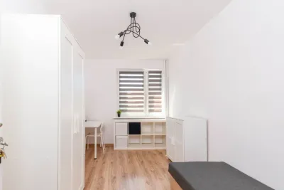 Pokój 10 m² do wynajęcia przy ul. Piastowskiej 104D w Gdańsku - miniatura 1