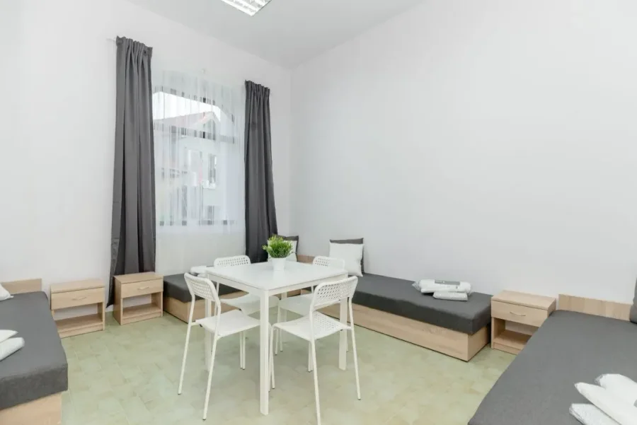 4-osobowy pokój nr 2 do wynajęcia, Rotmanka, ul. Piłsudskiego - zdjęcie 1