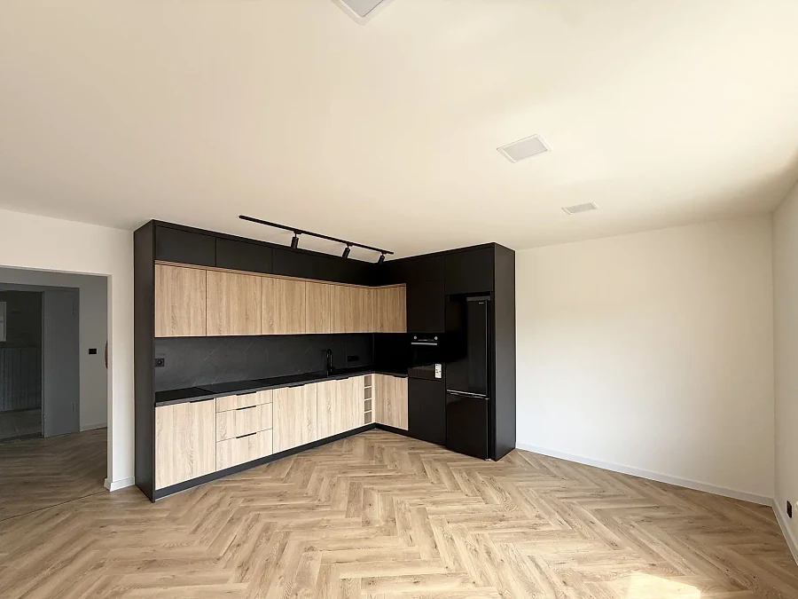 Dom jednorodzinny 165 m² po remoncie z ogródkiem i dwustanowiskowym garażem – Tarnowskie Góry - zdjęcie 1