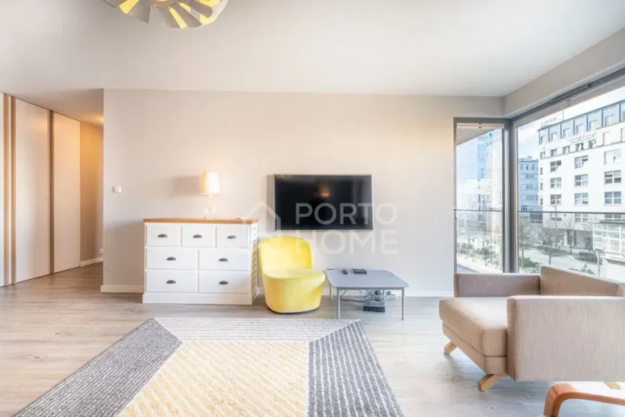 4-pokojowy apartament 90 m² przy placu Kaszubskim w centrum Gdyni - zdjęcie 1