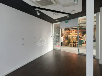 Lokal handlowo-usługowy w Centrum Handlowym Batory, Gdynia – 50 m² - miniatura 4