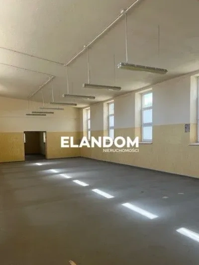 Lokal użytkowy 369 m² z rampą i windą towarową – Centrum Marki - miniatura 1