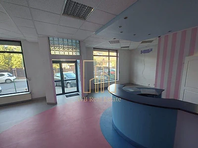 Wykończony lokal biurowy 87 m² z witrynami - Warszawa Praga-Południe Gocławek - miniatura 1