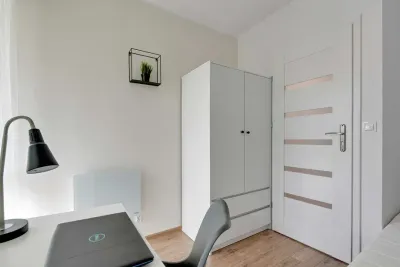 Pokoje w 5-pokojowym mieszkaniu Gdańsk Żabianka, ul. Subisława 23 - miniatura 4