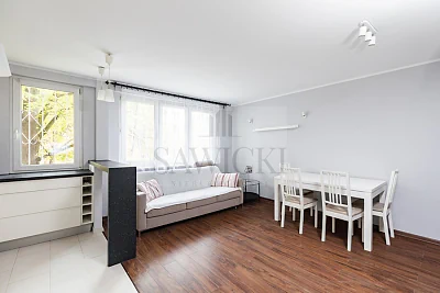 3-pokojowe mieszkanie 48 m² na wynajem – Ochota, Żwirki i Wigury - miniatura 2