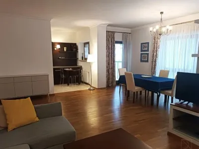 Trzypokojowy apartament 110 m² z garażem i komórką – Mokotów - miniatura 2