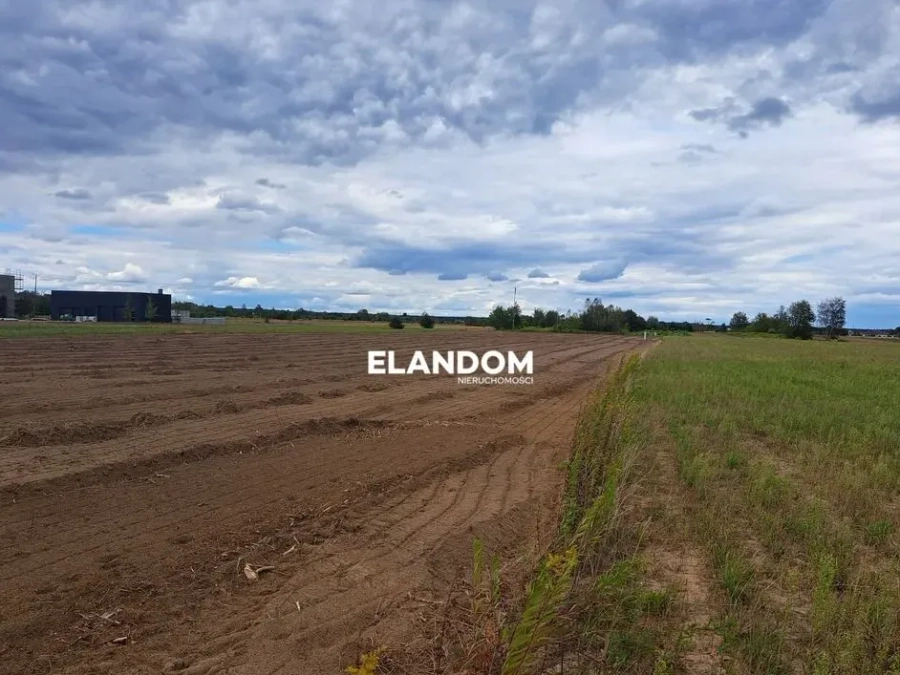 Działka komercyjna 9387 m² w Łukówcu, dojazd TIR, asfaltowa droga - zdjęcie 1