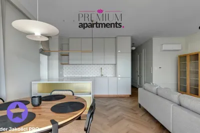 Apartament 87 m² Yacht Park Gdynia, widok na marinę, taras, hala - miniatura 7